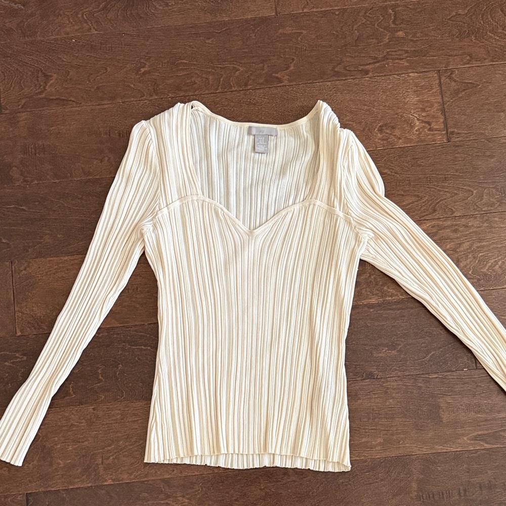H&M Cream Ribbed Sweetheart Blouse